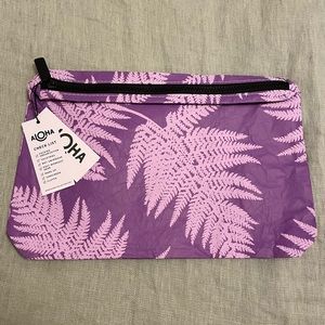 NWT Aloha Collection Waterproof 💜Mid Pouch💜